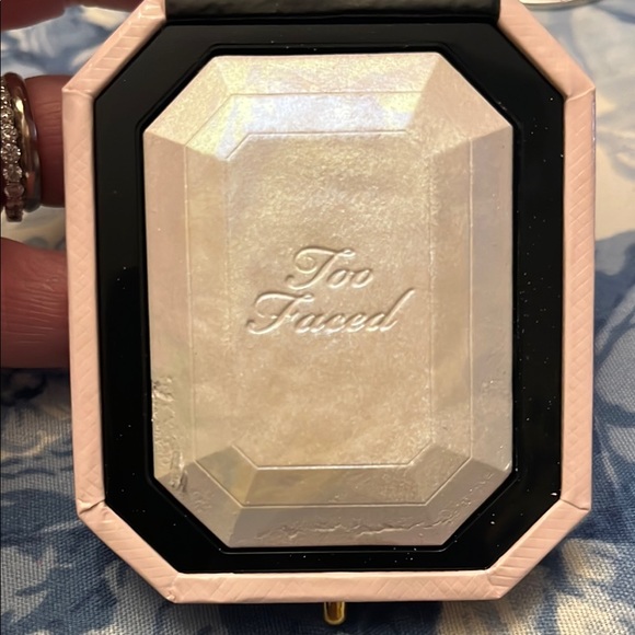 Too Faced Diamond Fire Highlighters - Picture 4 of 8